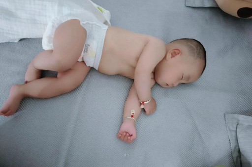孝感宝宝积食发烧怎么处理